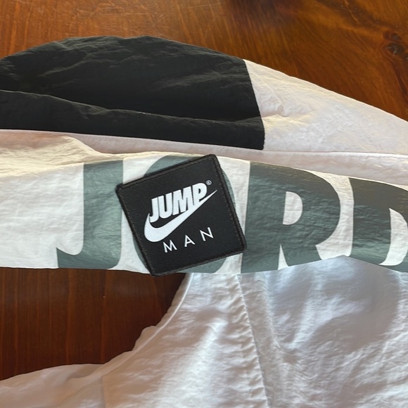 Mens Nike Air Jordan windbreaker - Picture 4 of 6
